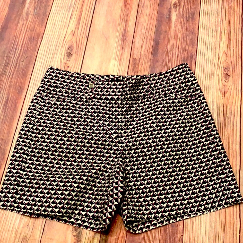 White House Black market short